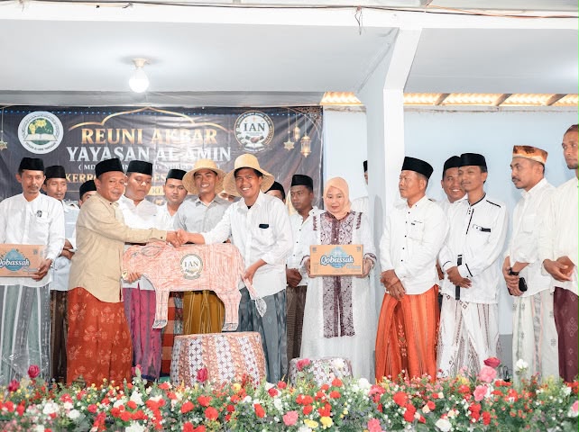 Ratusan alumni lintas angkatan Yayasan Al-Amin Kertagena Daya Pamekasan berkumpul dalam Reuni Akbar IAN bertajuk “Temmo Kerrong, Pangèsto Dâ’ Guru Tolang”, sebagai bentuk penghormatan kepada guru serta penguatan silaturahmi antaralumni.